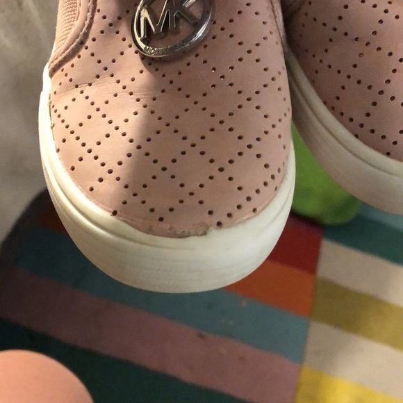 🔹4 for $30 Michael Kors Girls Slip-ons - Picture 4 of 5